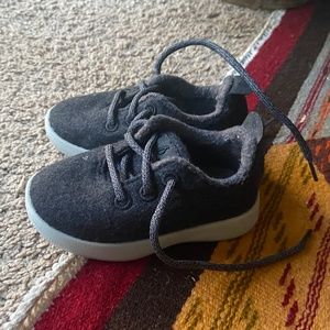 NEW Smallbirds Allbirds Toddler sneakers grey 6T